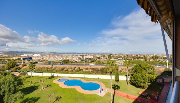 Återförsäljning -  Bostad - Översta våningen  - Torrevieja