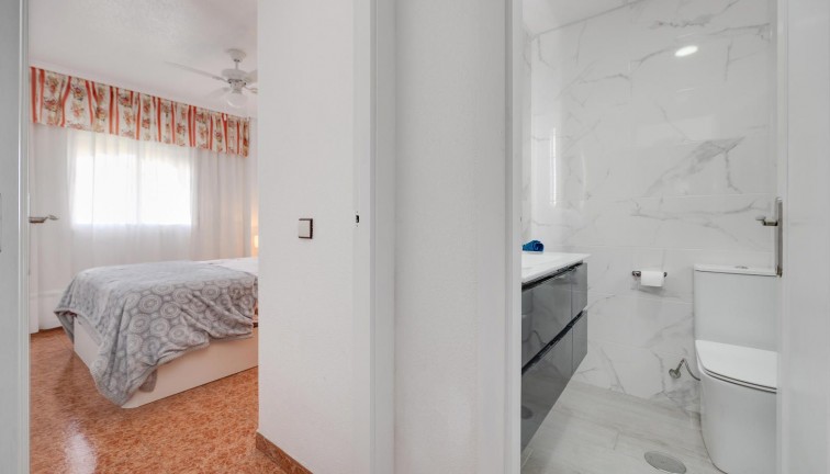 Resale - Apartment - Top Floor Apartment - Torrevieja