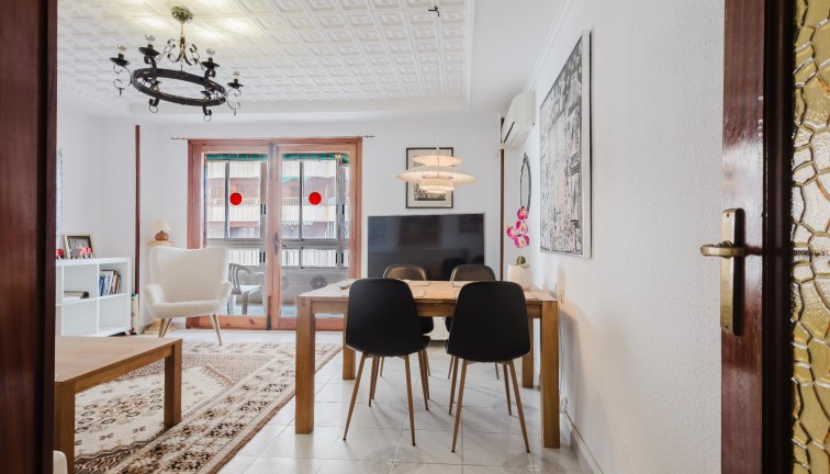 Jälleenmyynti - Asunto - Torrevieja - Acequion