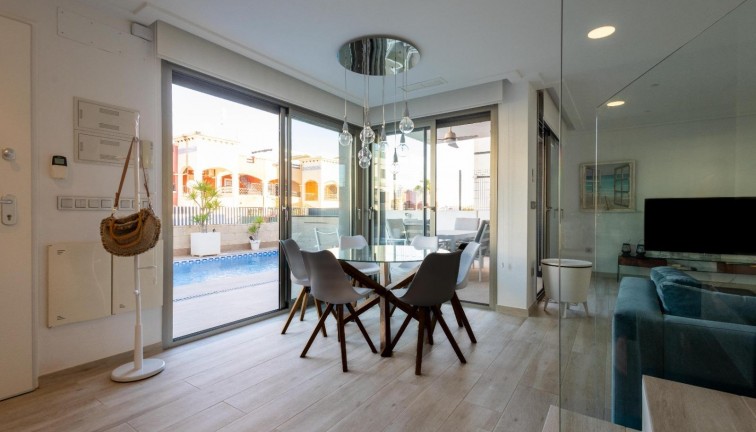 Jälleenmyynti - Erillistalo - Orihuela Costa - Los Altos