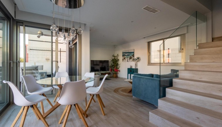 Jälleenmyynti - Erillistalo - Orihuela Costa - Los Altos