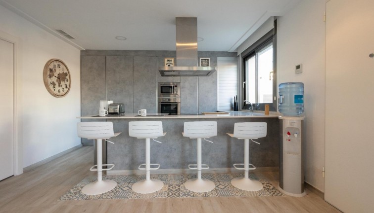 Jälleenmyynti - Erillistalo - Orihuela Costa - Los Altos