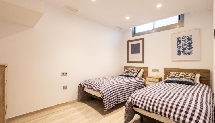 Jälleenmyynti - Erillistalo - Orihuela Costa - Los Altos