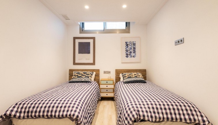 Jälleenmyynti - Erillistalo - Orihuela Costa - Los Altos