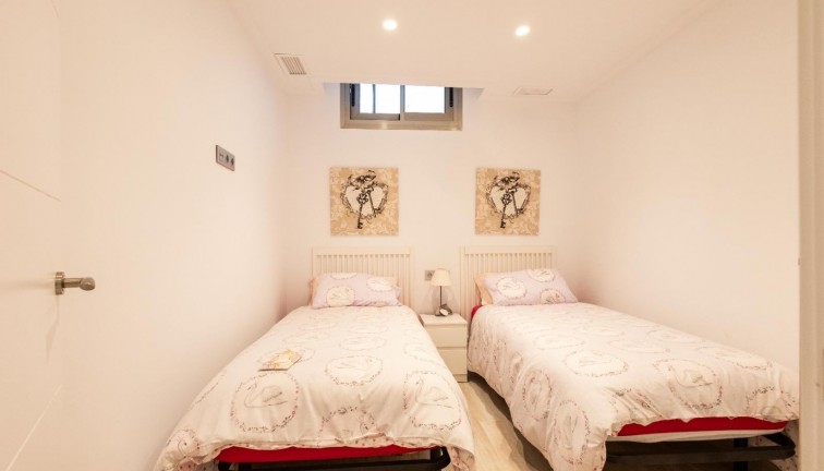 Jälleenmyynti - Erillistalo - Orihuela Costa - Los Altos