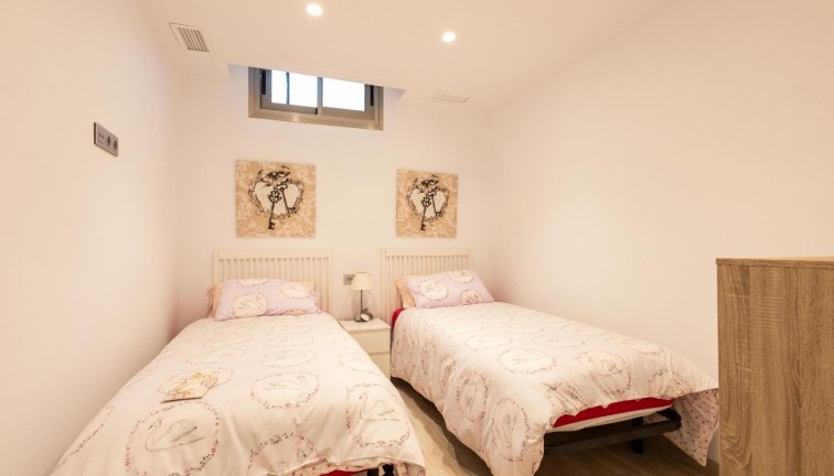 Jälleenmyynti - Erillistalo - Orihuela Costa - Los Altos