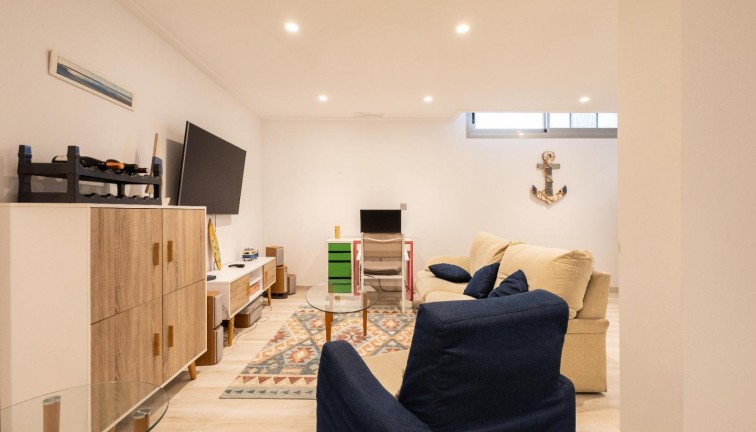 Jälleenmyynti - Erillistalo - Orihuela Costa - Los Altos