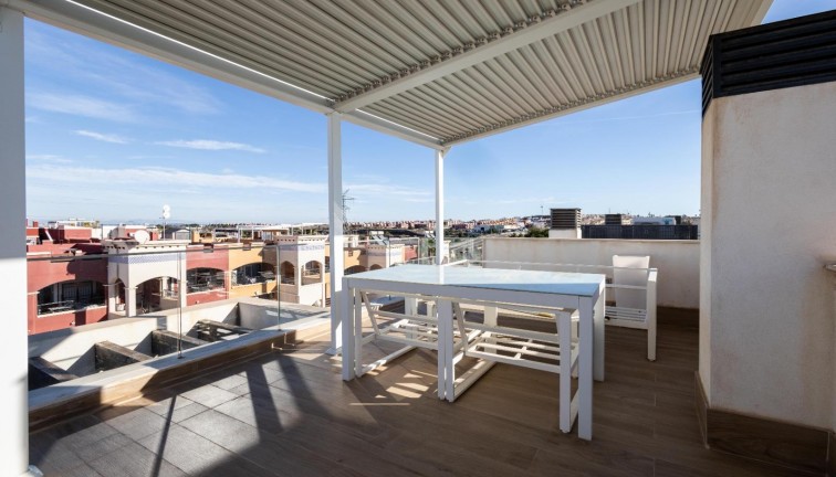 Jälleenmyynti - Erillistalo - Orihuela Costa - Los Altos