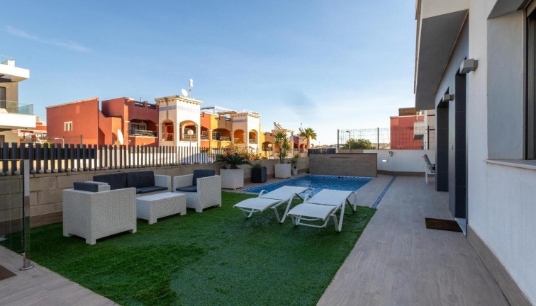 Jälleenmyynti - Erillistalo - Orihuela Costa - Los Altos