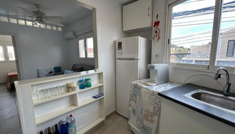 Jälleenmyynti - Yksiö - Torrevieja - Acequion