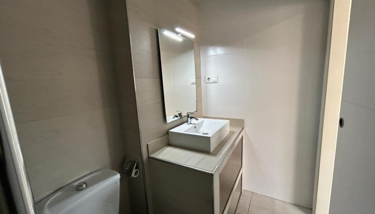 Jälleenmyynti - Yksiö - Torrevieja - Acequion