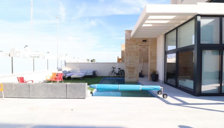 Jälleenmyynti - Erillistalo - Orihuela Costa - Lomas de Cabo Roig