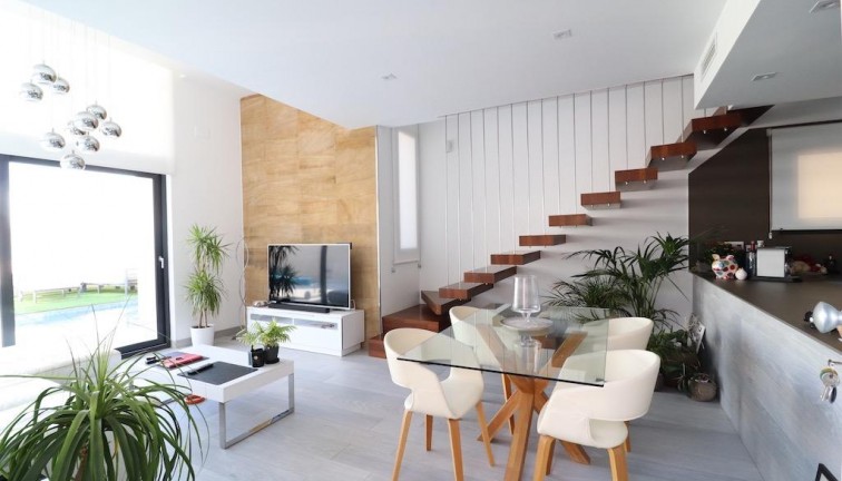 Jälleenmyynti - Erillistalo - Orihuela Costa - Lomas de Cabo Roig