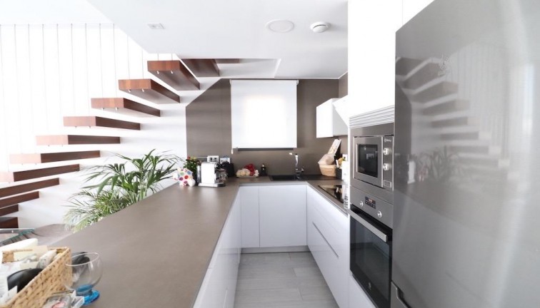 Jälleenmyynti - Erillistalo - Orihuela Costa - Lomas de Cabo Roig