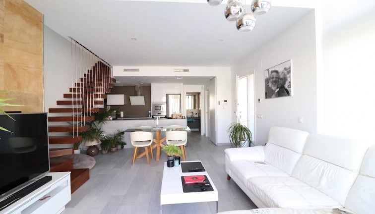 Jälleenmyynti - Erillistalo - Orihuela Costa - Lomas de Cabo Roig