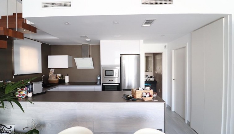 Jälleenmyynti - Erillistalo - Orihuela Costa - Lomas de Cabo Roig