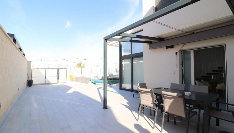 Jälleenmyynti - Erillistalo - Orihuela Costa - Lomas de Cabo Roig