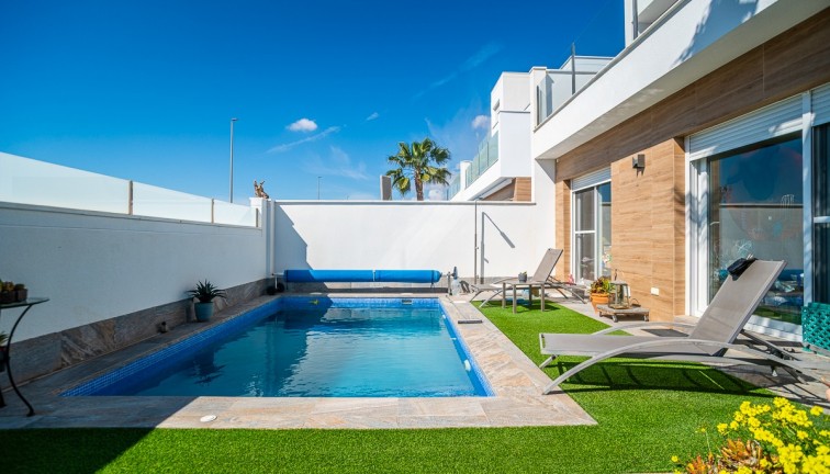 Resale - Chalet - Pilar de la Horadada