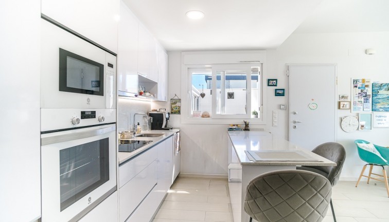 Resale - Chalet - Pilar de la Horadada