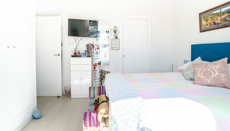 Resale - Chalet - Pilar de la Horadada