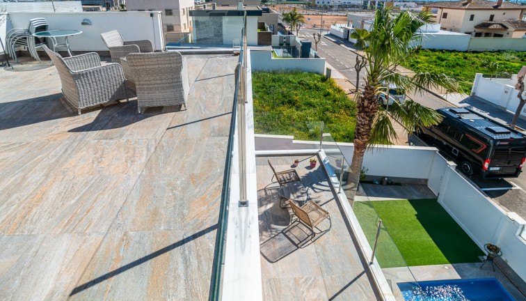 Resale - Chalet - Pilar de la Horadada