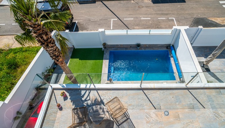 Resale - Chalet - Pilar de la Horadada