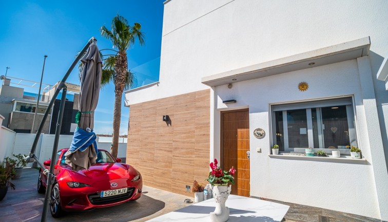 Resale - Chalet - Pilar de la Horadada