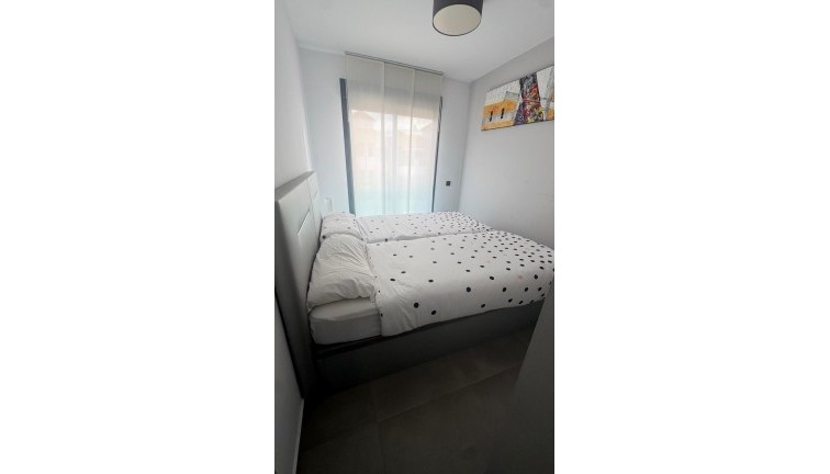 Jälleenmyynti - Asunto - Ylimmän kerroksen asunto - Torrevieja - Punta Prima