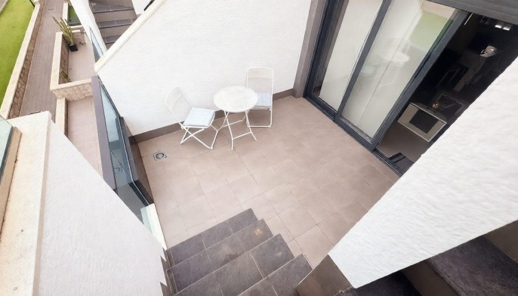 Jälleenmyynti - Asunto - Ylimmän kerroksen asunto - Torrevieja - Punta Prima