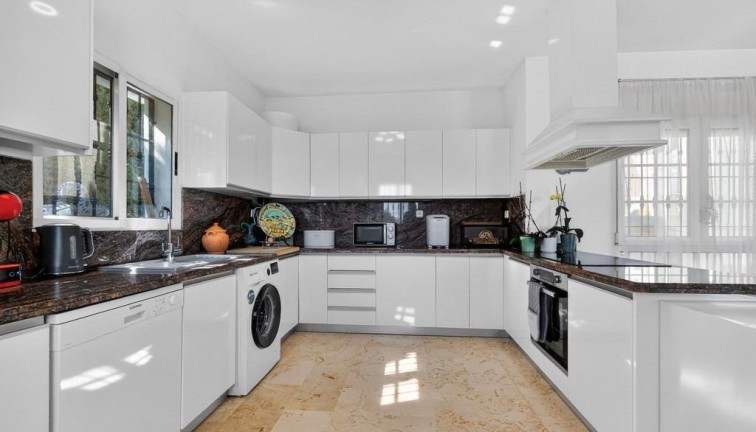 Resale - Chalet - Orihuela Costa - Las Ramblas