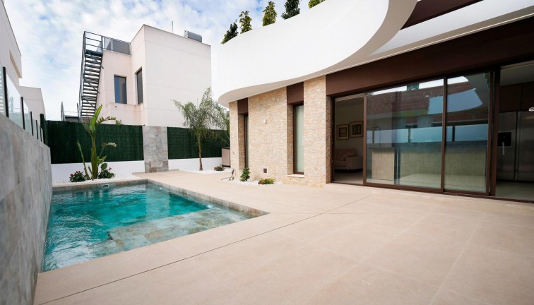 Uudistuotanto - Erillistalo - Almoradí - Las Heredades