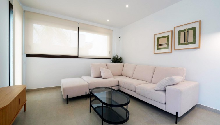 Uudistuotanto - Erillistalo - Almoradí - Las Heredades