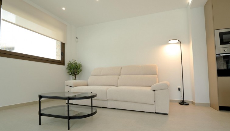 Uudistuotanto - Erillistalo - Almoradí - Las Heredades