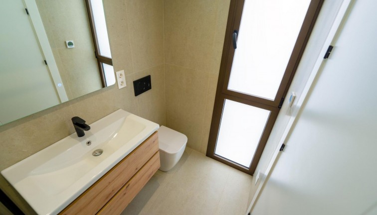 Uudistuotanto - Erillistalo - Almoradí - Las Heredades