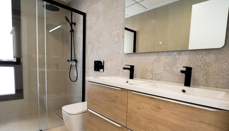 Uudistuotanto - Erillistalo - Almoradí - Las Heredades