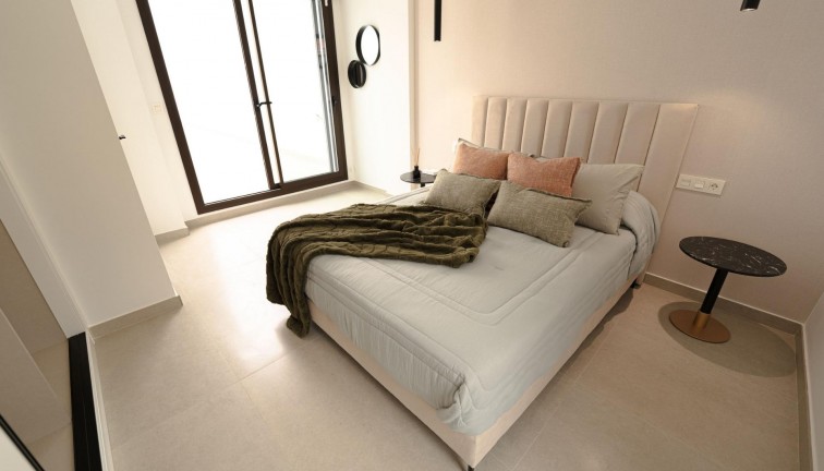 Uudistuotanto - Erillistalo - Almoradí - Las Heredades