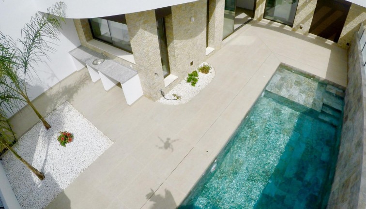 Uudistuotanto - Erillistalo - Almoradí - Las Heredades