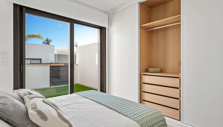 Uudistuotanto - Asunto - Los Alcazares - Serena Golf