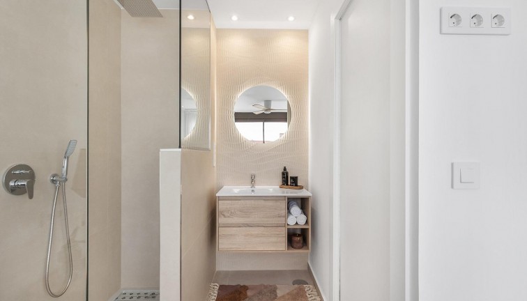 Obra nueva - Bungalow - Los Alcazares