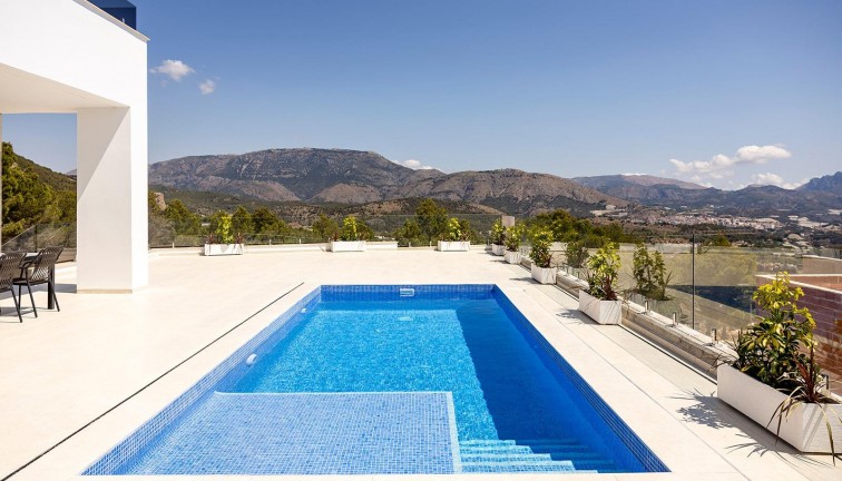 Uudistuotanto - Erillistalo - Polop - Polop Hills