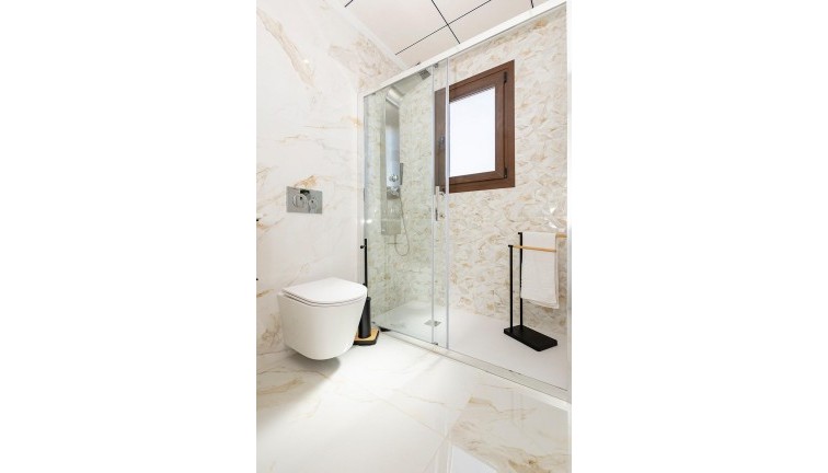 Uudistuotanto - Erillistalo - Polop - Polop Hills