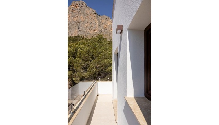 Uudistuotanto - Erillistalo - Polop - Polop Hills