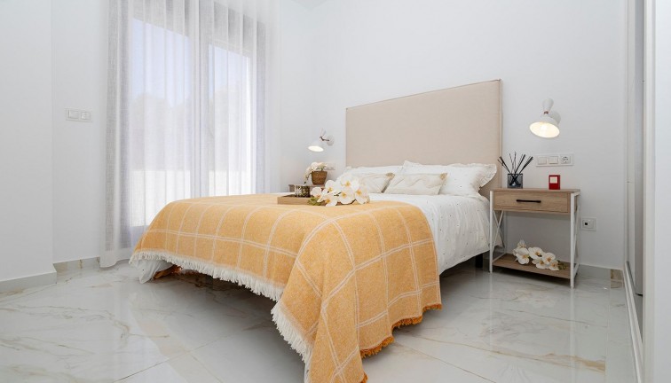 Uudistuotanto - Erillistalo - Polop - Polop Hills