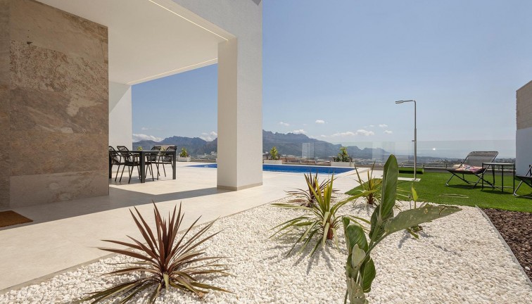 Uudistuotanto - Erillistalo - Polop - Polop Hills