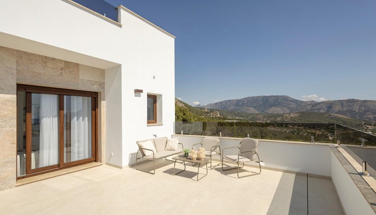 Uudistuotanto - Erillistalo - Polop - Polop Hills