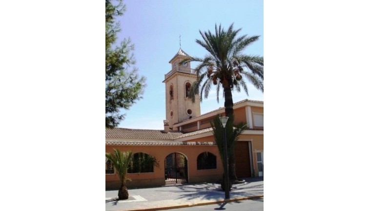 Uudistuotanto - Erillistalo - Los Montesinos - LOS MONTESINOS