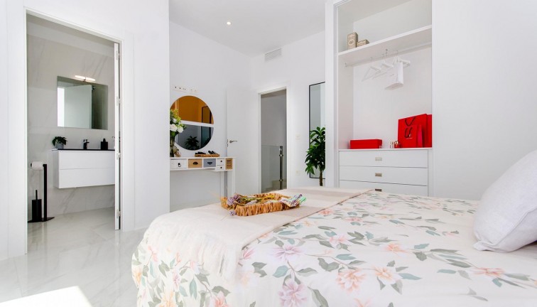 Uudistuotanto - Erillistalo - Orihuela - Vistabella Golf