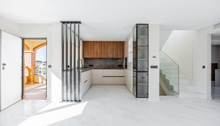 Uudistuotanto - Erillistalo - Rojales - Ciudad Quesada