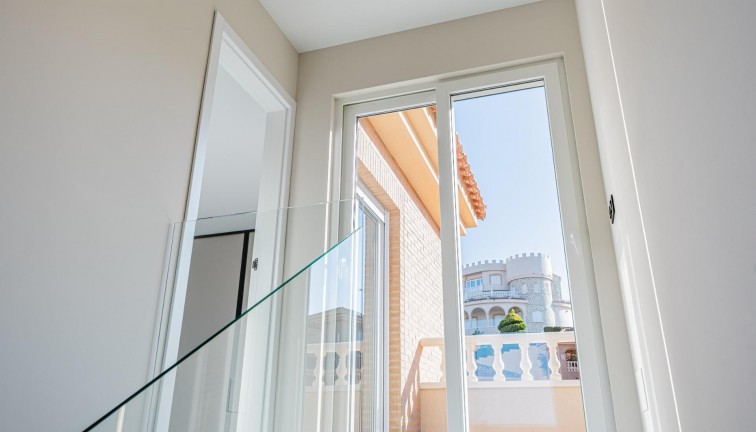 Uudistuotanto - Erillistalo - Rojales - Ciudad Quesada