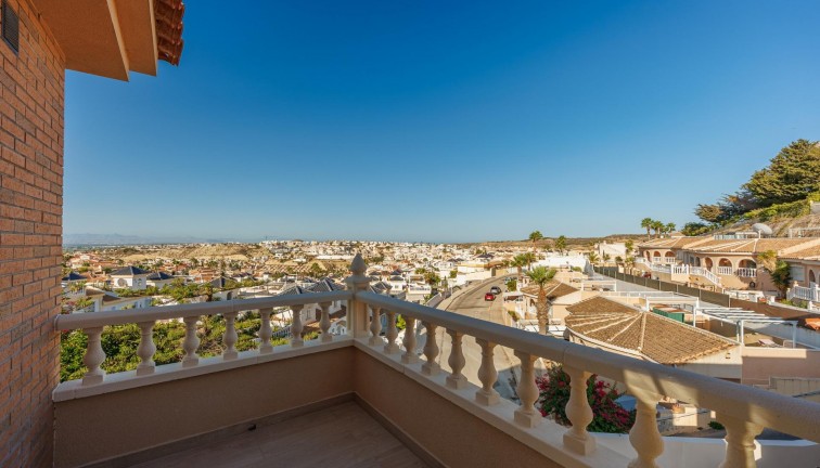 Uudistuotanto - Erillistalo - Rojales - Ciudad Quesada